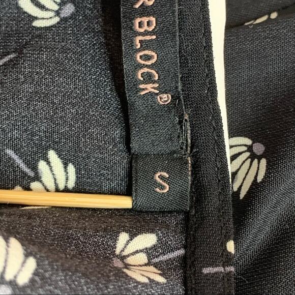 COLOR BLOCK Peter Pan Collar Women Top Color Black with White Daisy prin… - Picture 8 of 9